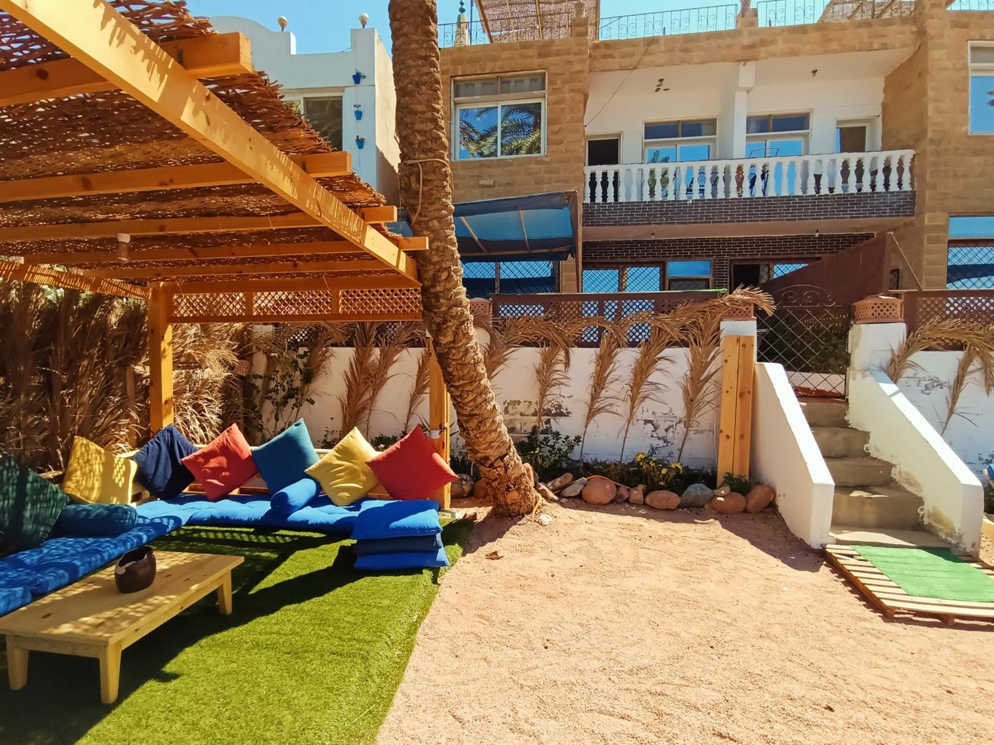 The Spot El Assalaa Apartments Дахаб Екстериор снимка